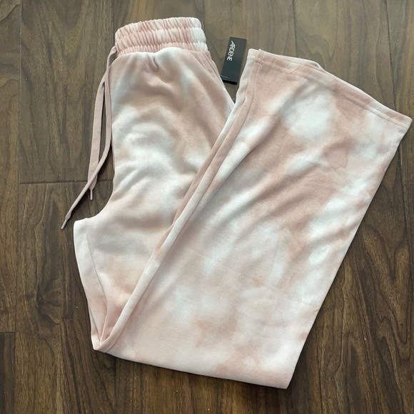 NWT Ardene Pink Tie Dye Wide Leg Joggers/Pants - Picture 4 of 13